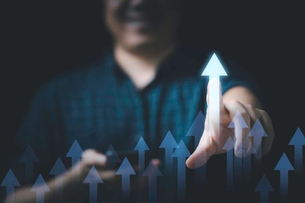 businessman-touching-glowing-increasing-arrow-business-profit-investment-growth-concept_616485-72 businessman-touching-glowing-increasing-arrow-business-profit-investment-growth-concept_616485-72
